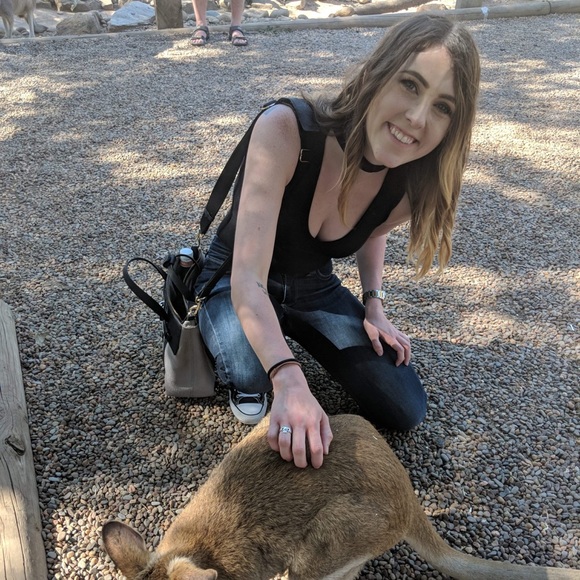 Meet your Posher, Sabrina - Picture 1 of 1